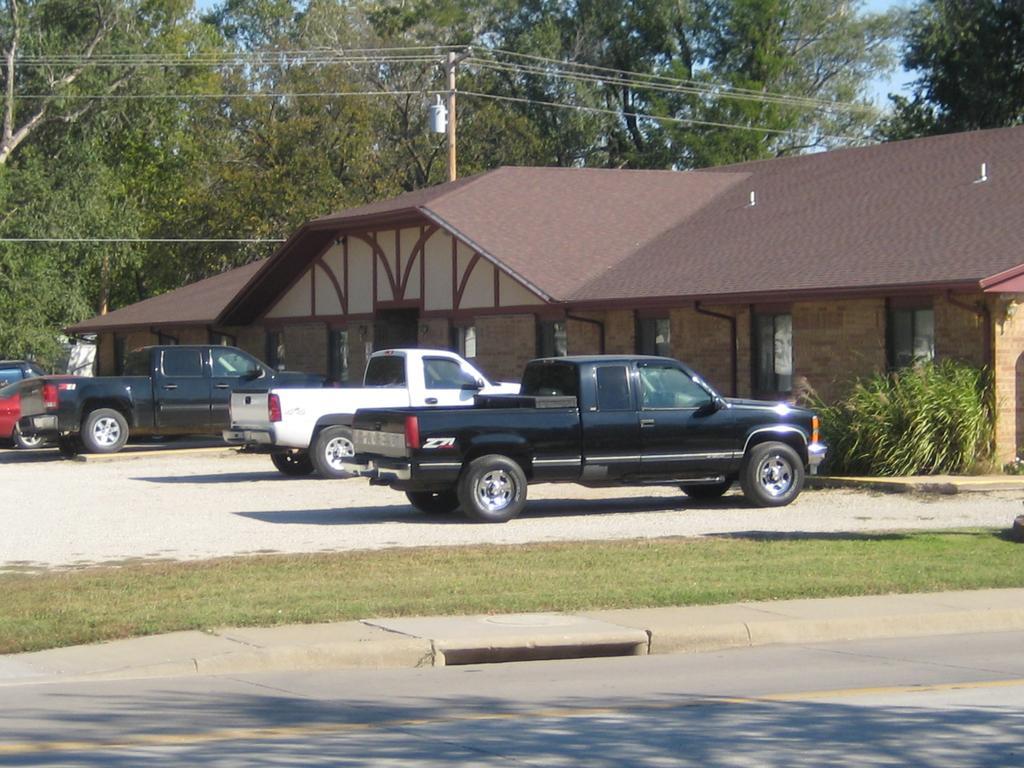 Coronado Motel & Rv Park Lindsborg Екстериор снимка