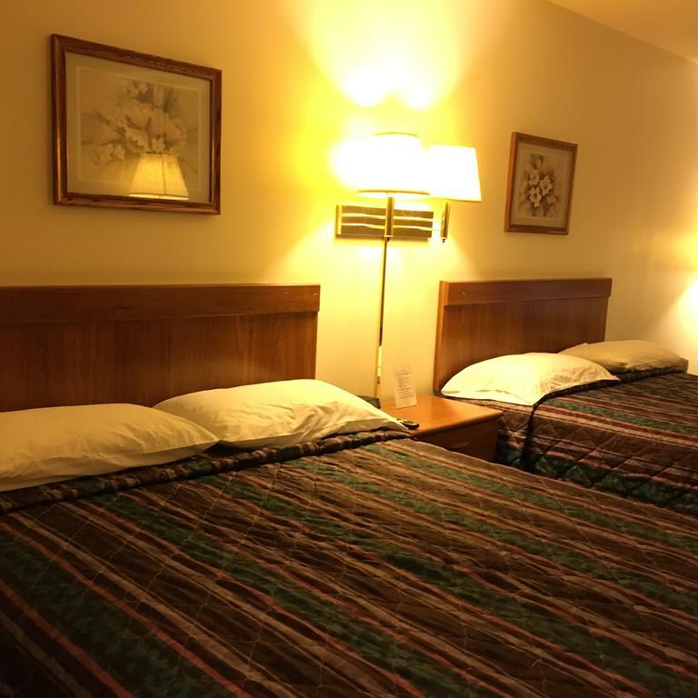 Coronado Motel & Rv Park Lindsborg Екстериор снимка