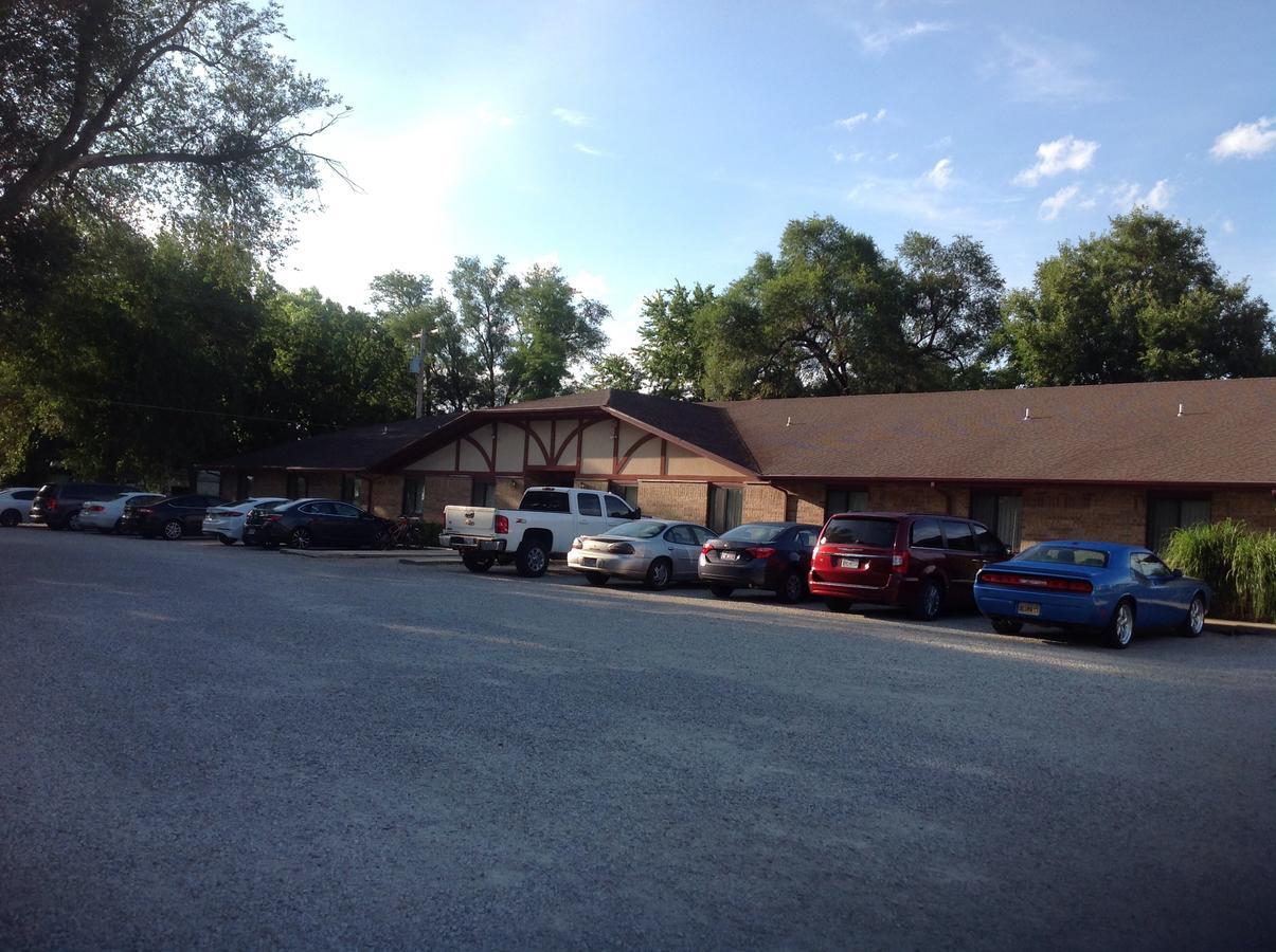 Coronado Motel & Rv Park Lindsborg Екстериор снимка