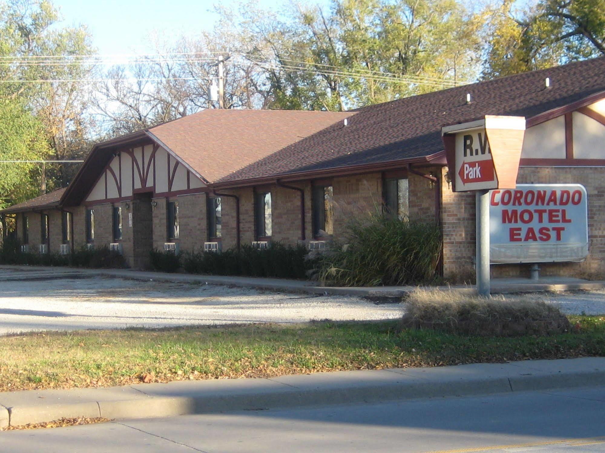 Coronado Motel & Rv Park Lindsborg Екстериор снимка