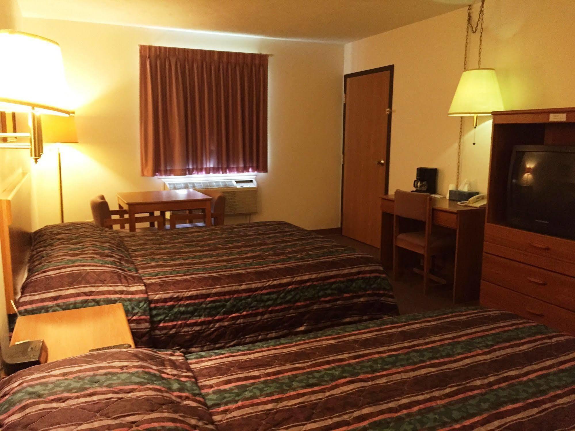 Coronado Motel & Rv Park Lindsborg Екстериор снимка