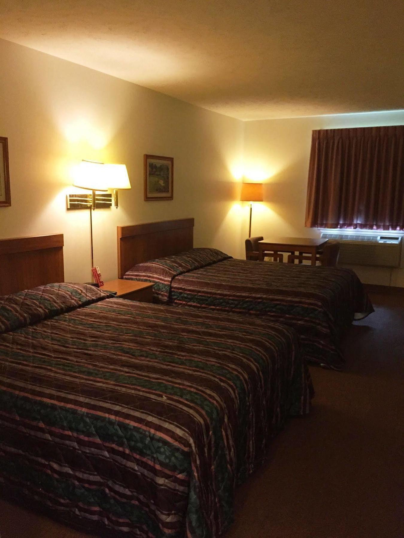 Coronado Motel & Rv Park Lindsborg Екстериор снимка
