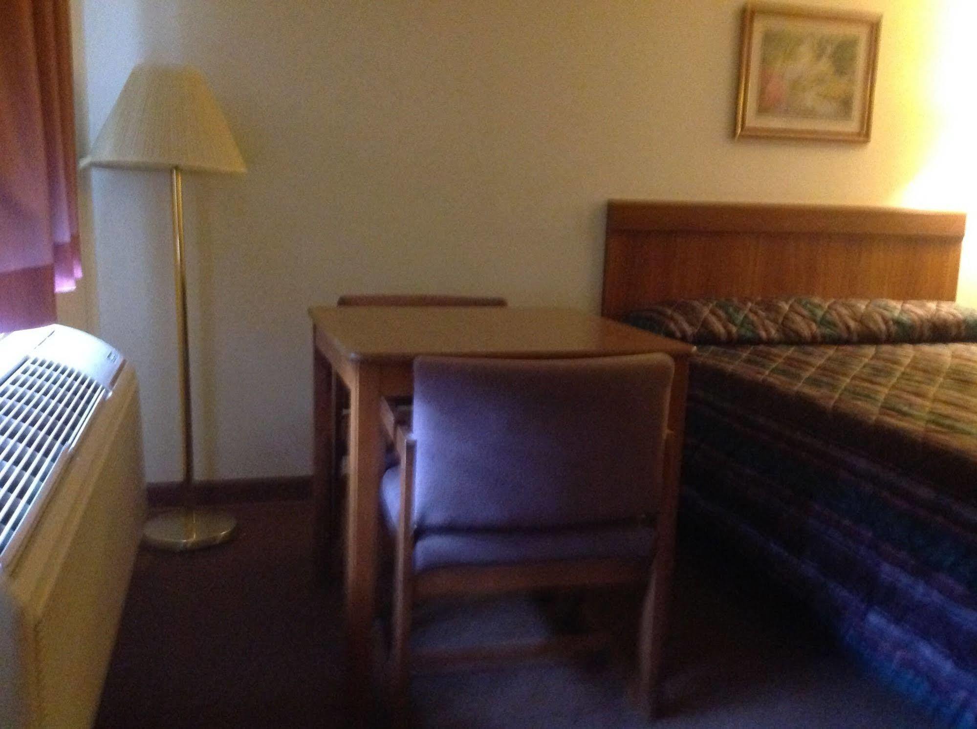 Coronado Motel & Rv Park Lindsborg Екстериор снимка