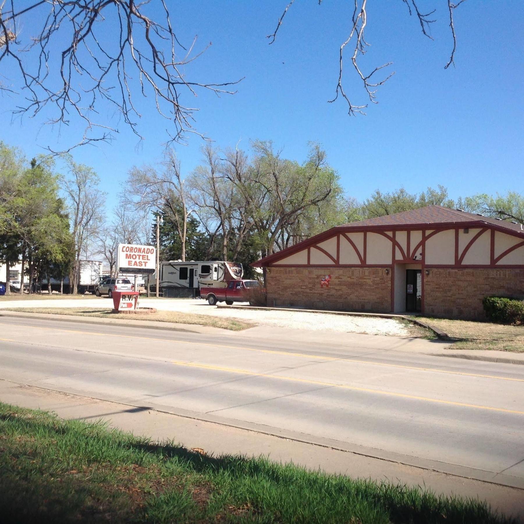 Coronado Motel & Rv Park Lindsborg Екстериор снимка