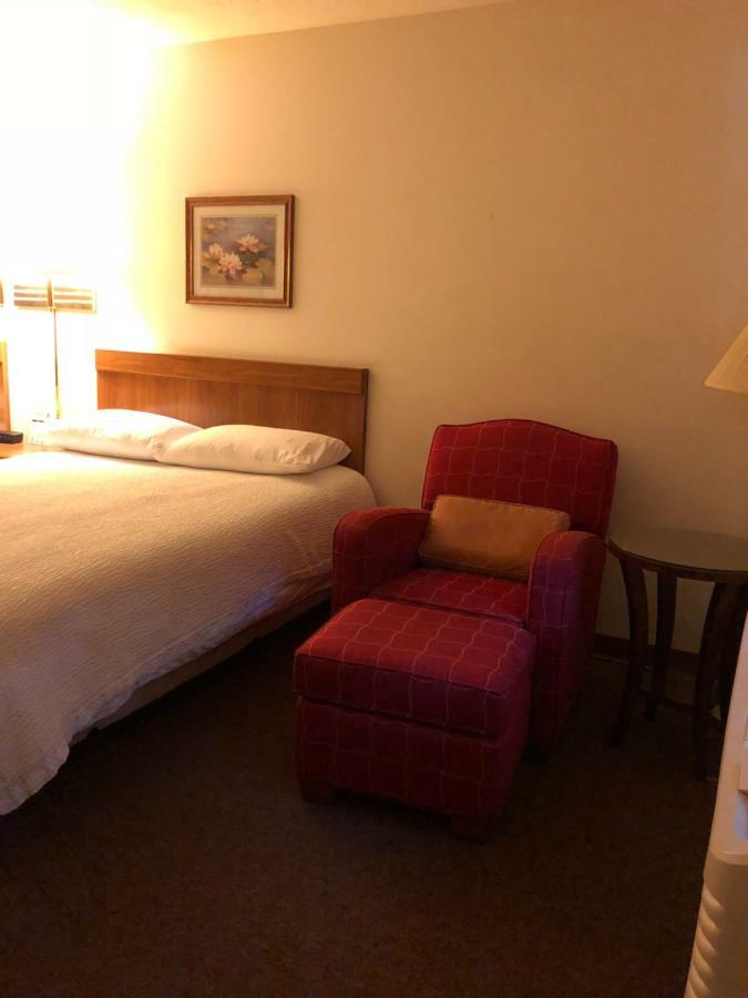 Coronado Motel & Rv Park Lindsborg Екстериор снимка